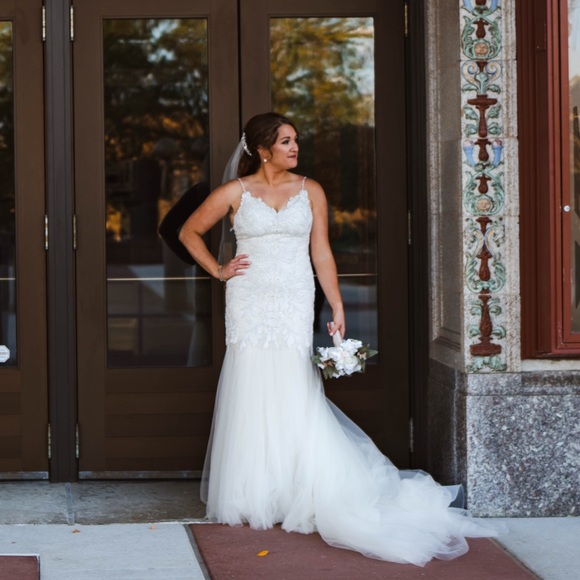 Meet your Posher, Emily - Picture 2 of 3